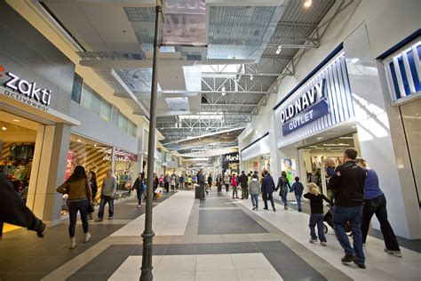 tsawwassen mills outlet.